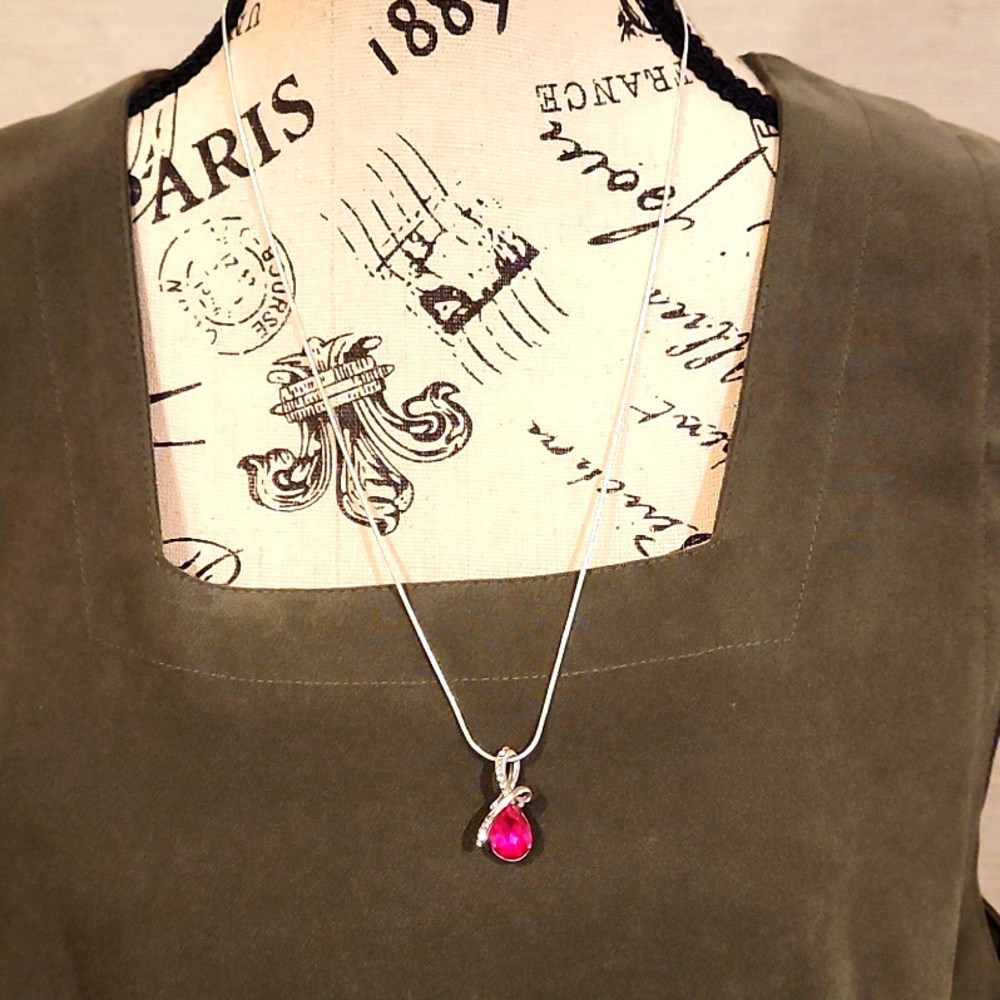 Pretty silver necklace